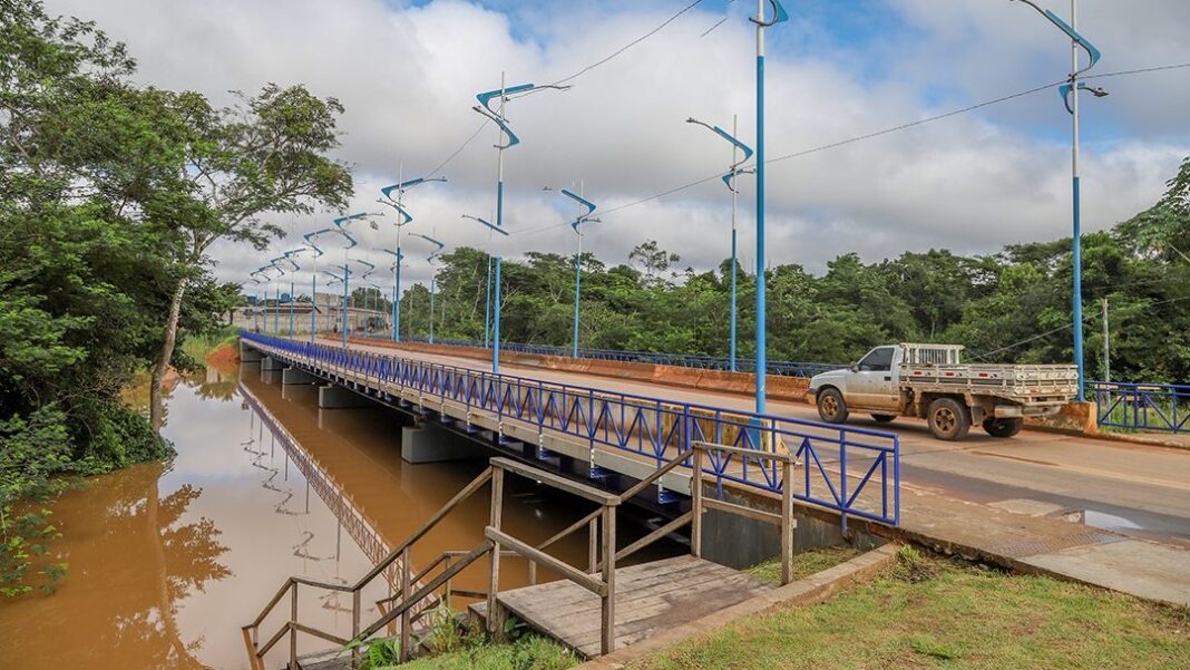 prefeitura-de-rio-branco-mostra-eficiencia-da-ponte-sobre-o-igarape-judia-em-epoca-de-alagacao