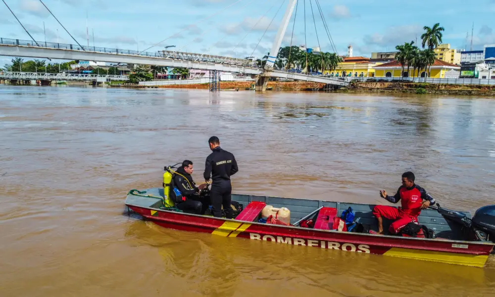 bombeiros-retomam-busca-por-jovem-que-desapareceu-apos-pular-da-ponte