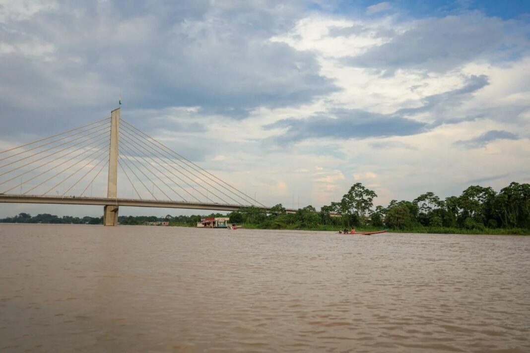 rio-jurua-atinge-13,52-metros-e-deixa-varias-familias-sem-energia-eletrica-em-cruzeiro-do-sul