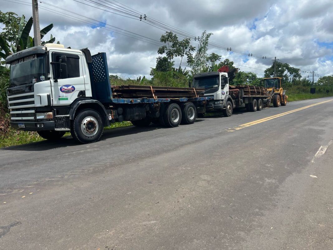 estado-embarca-mais-insumos-para-a-construcao-da-passarela-sobre-o-rio-amonia