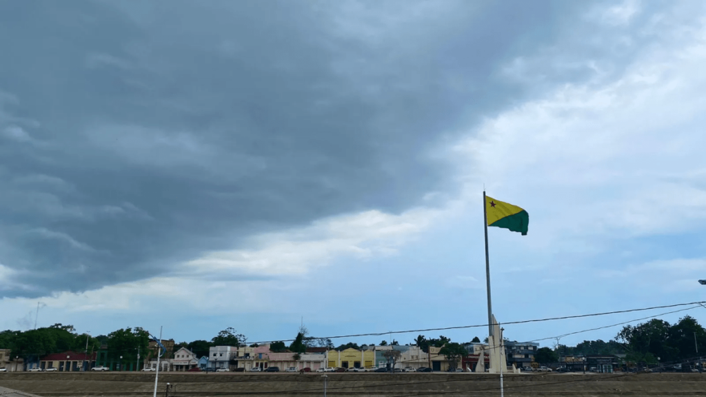 inmet-emite-alerta-amarelo-de-chuvas-para-o-acre;-ventos-podem-chegar-a-60km/h