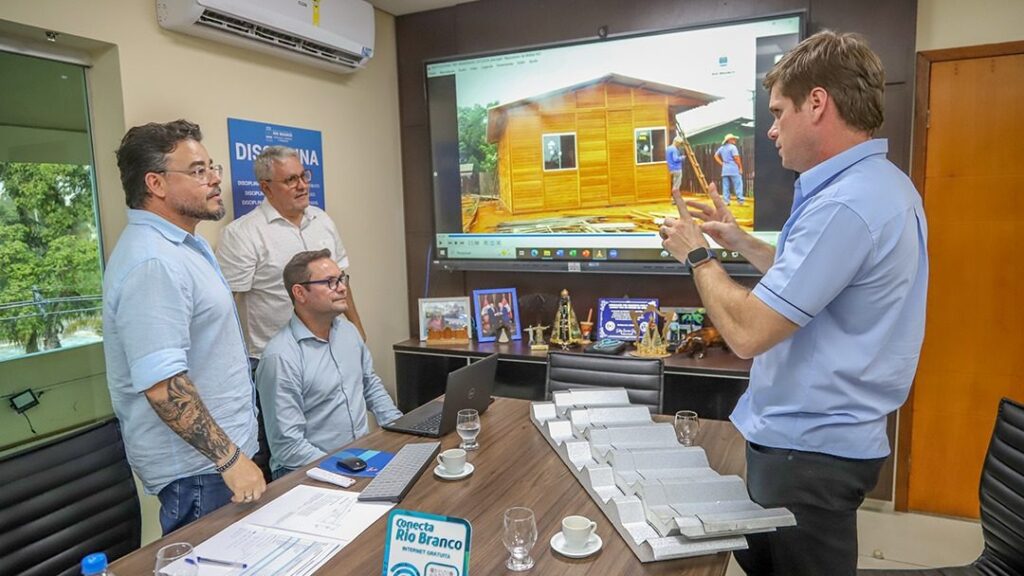 prefeitura-de-rio-branco-valoriza-industria-local-no-projeto-1.001-dignidades