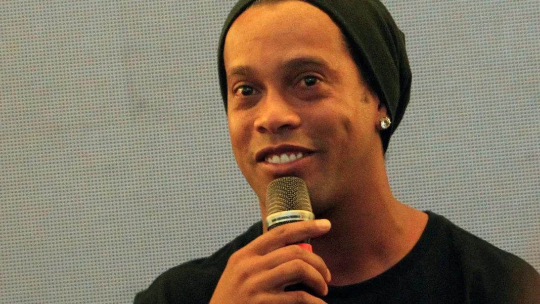 ronaldinho-gaucho,-o-‘rei-dos-roles-aleatorios’,-faz-45-anos;-relembre-curiosidades-e-memes