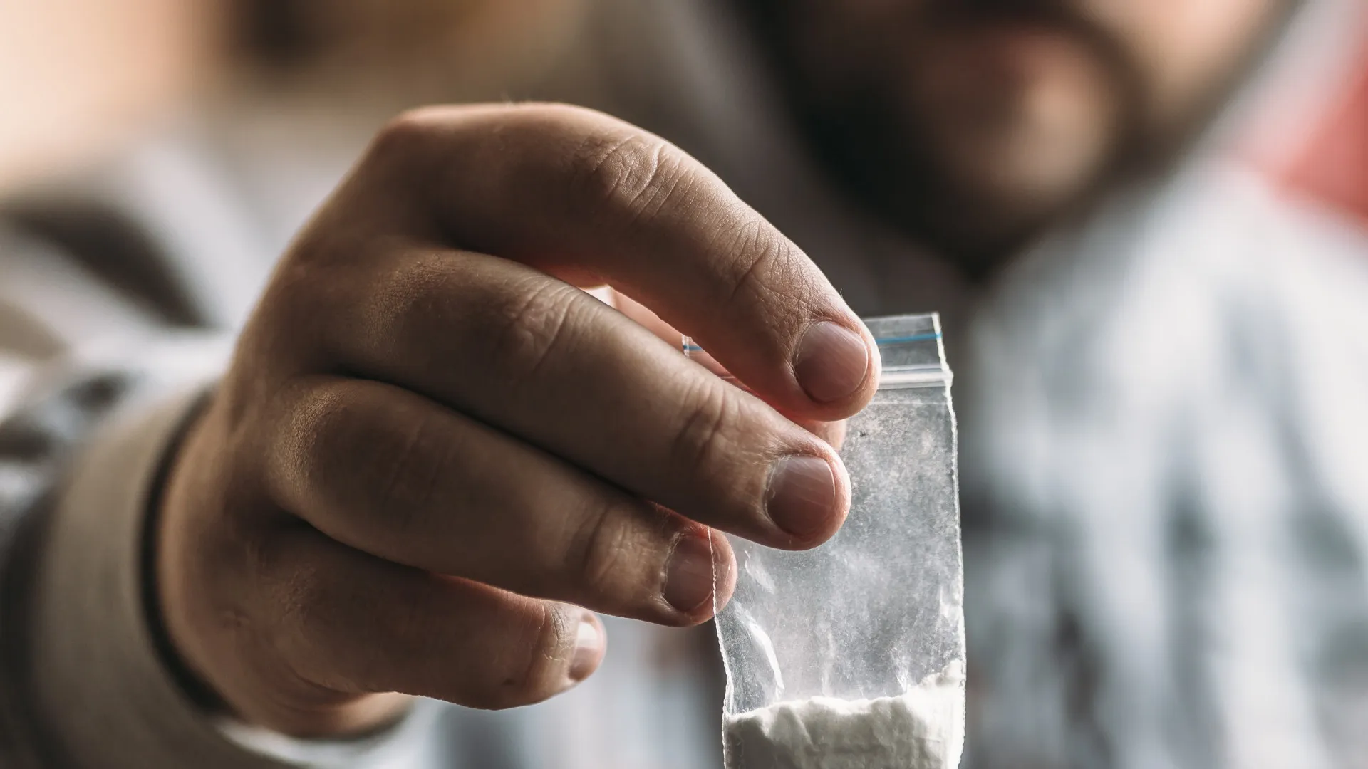 menina-leva-cocaina-de-pai-a-escola-e-20-criancas-sao-hospitalizadas-em-mg