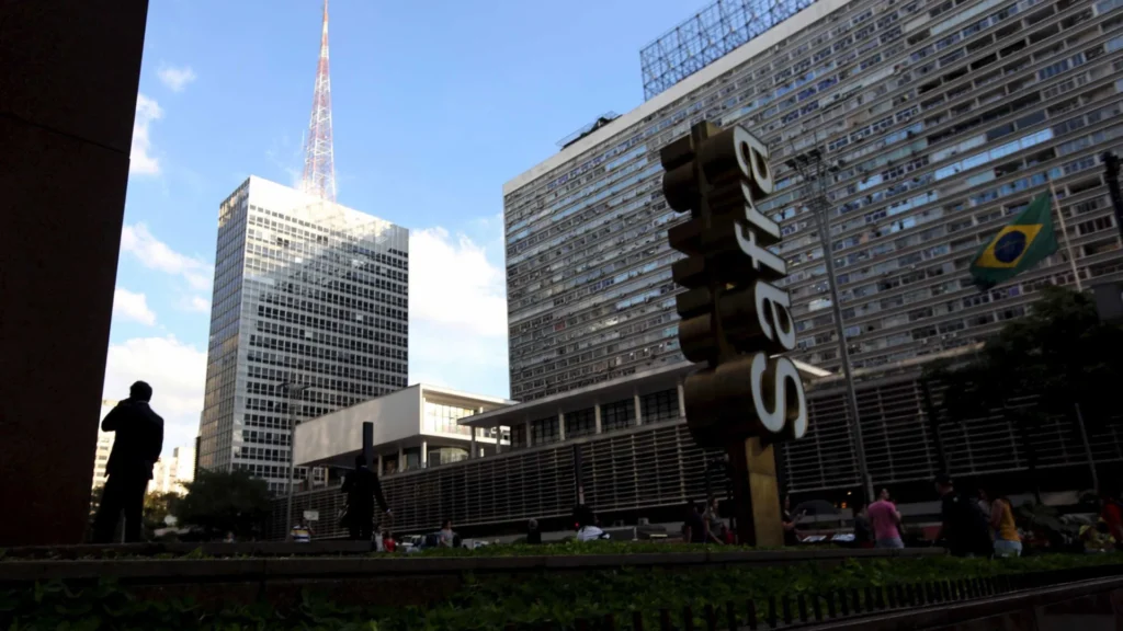 banco-safra-e-multado-em-r$-2,7-milhoes-sob-suspeita-de-irregularidade-em-emprestimos