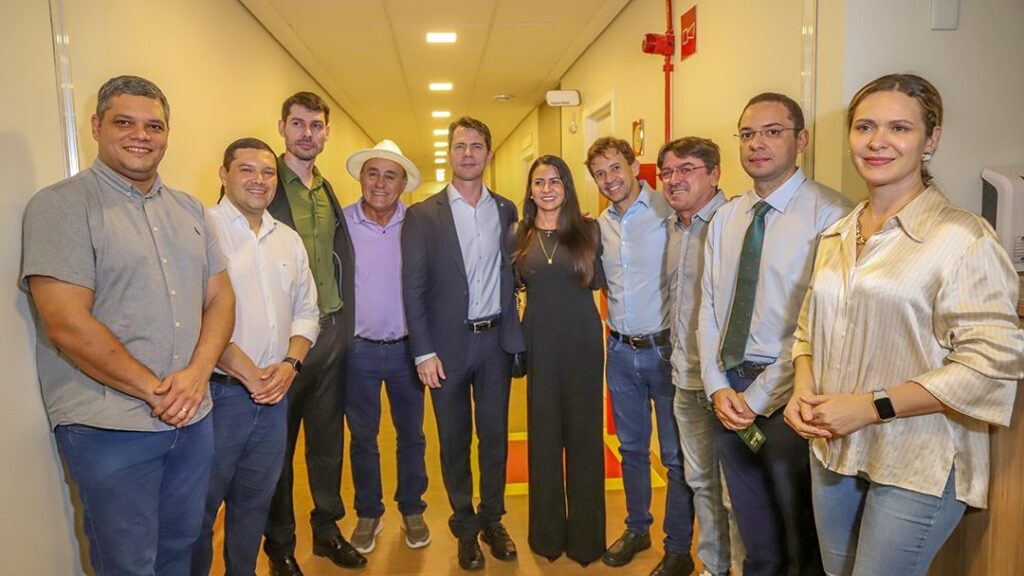 prefeito-da-capital-prestigia-inauguracao-de-pronto-atendimento-24h-do-hospital-silvestre-sante