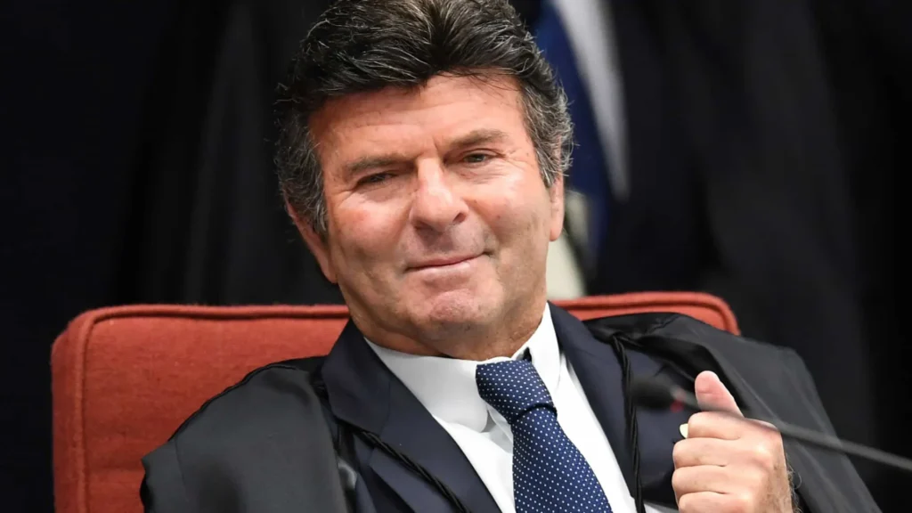 fux-diz-que-fara-revisao-de-pena-no-caso-debora-e-que-stf-julga-8/1-sob-violenta-emocao