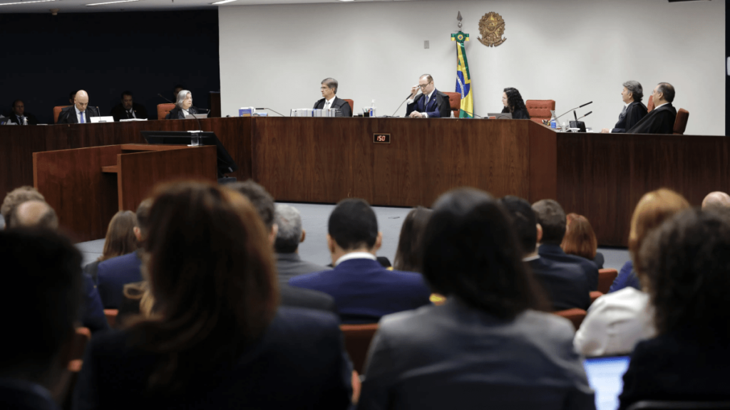 por-unanimidade,-stf-torna-reus-bolsonaro-e-outros-7-por-trama-golpista