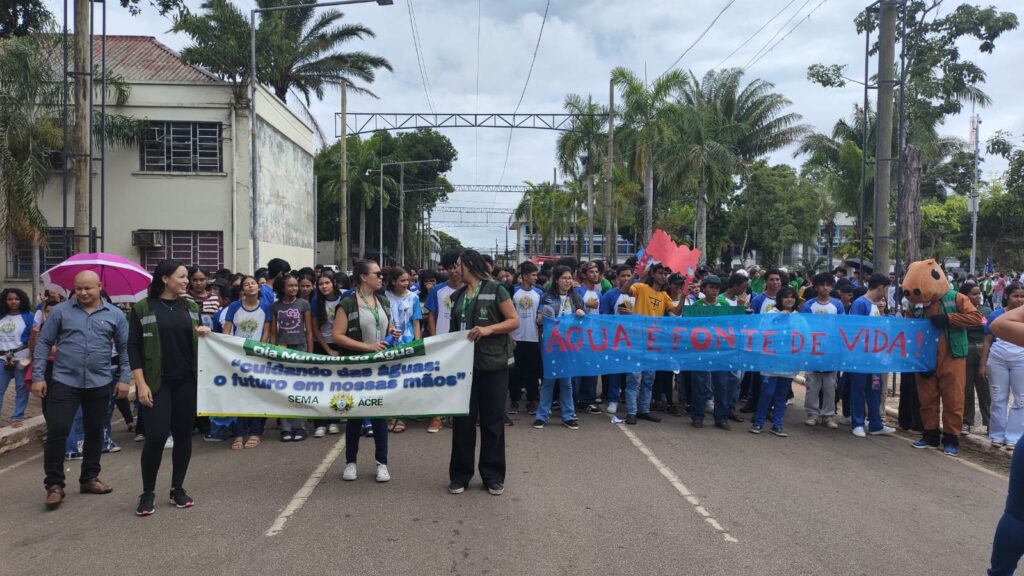 rio-branco-encerra-semana-da-agua-com-passeata-no-centro-da-cidade