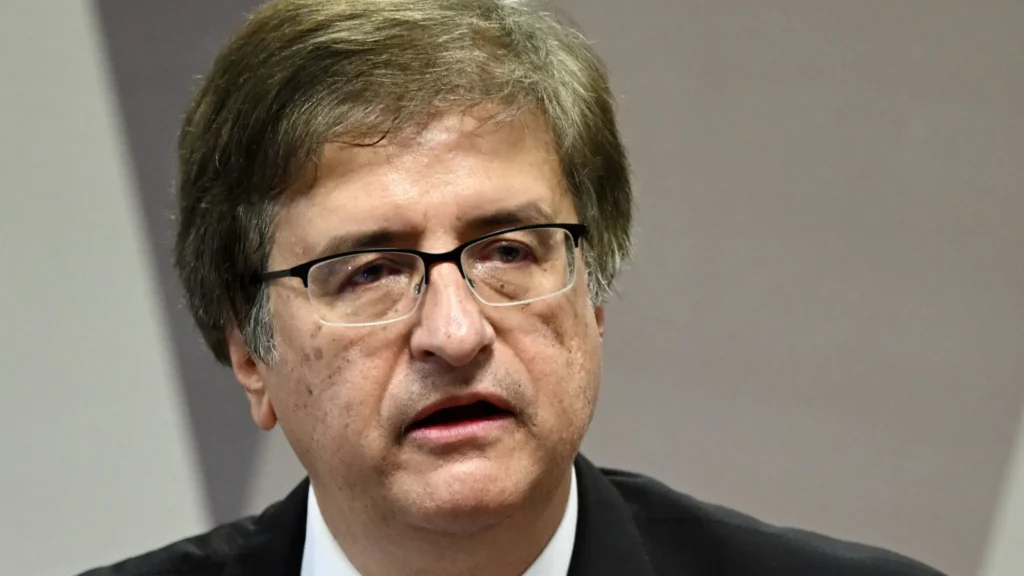 gonet-pede-para-arquivar-investigacao-contra-bolsonaro-por-fraude-em-cartao-de-vacina