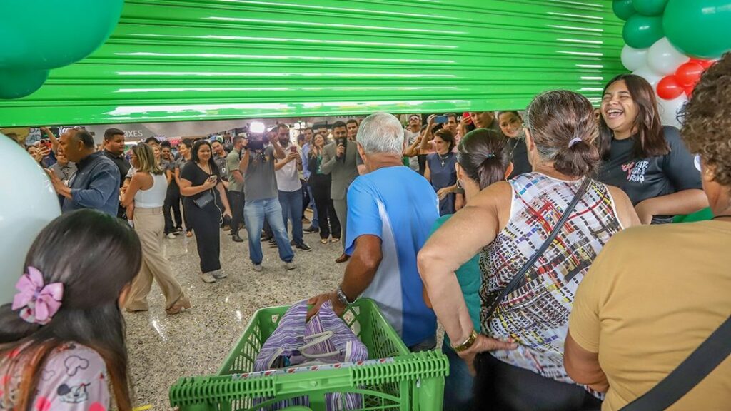 prefeito-de-rio-branco-prestigia-inauguracao-de-mais-uma-loja-arasuper