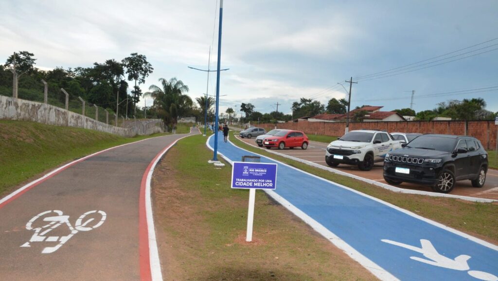 Parque Ipê*: Pista pavimentada e tranquila.