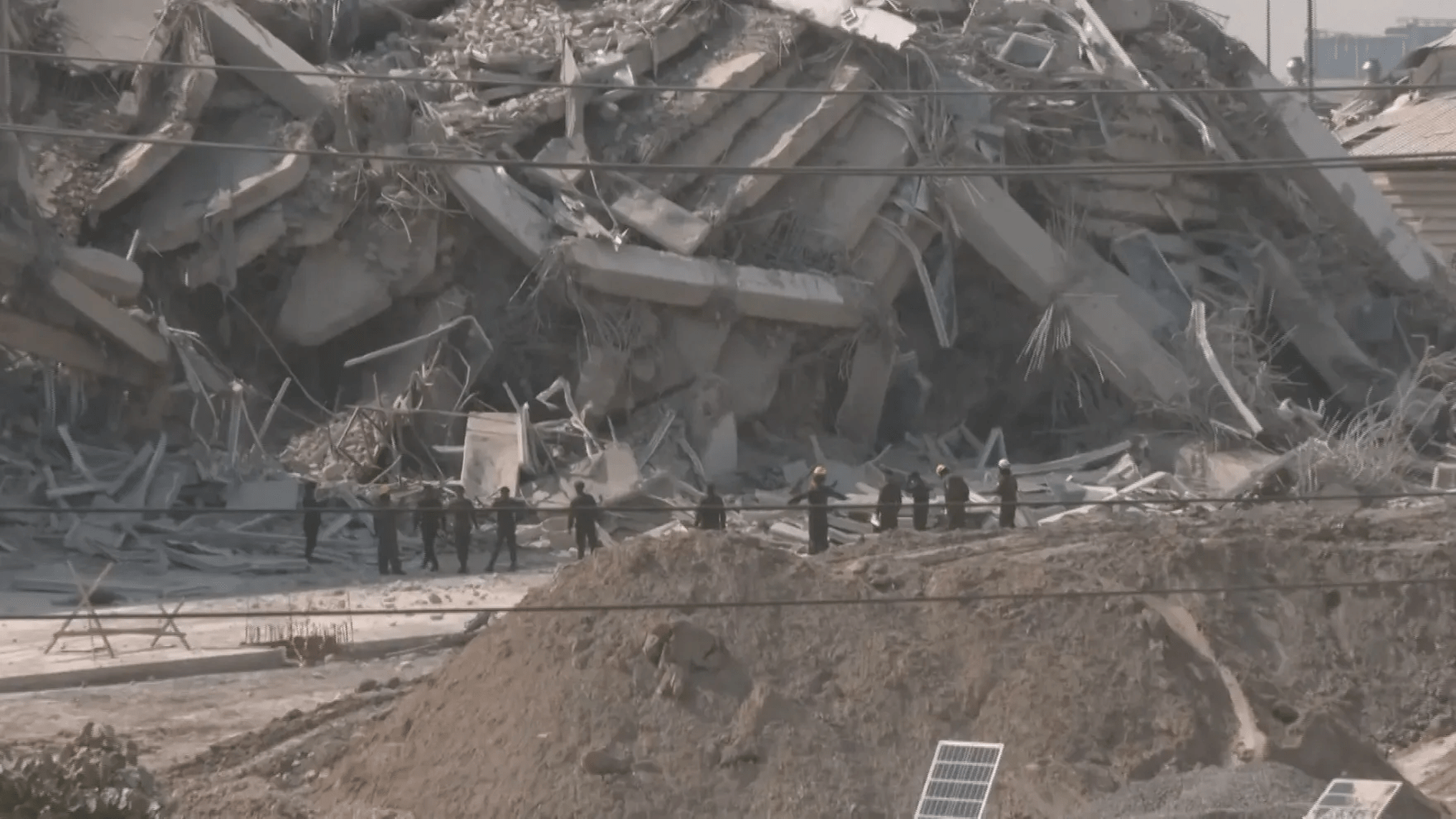 Moradores se abraçam em desespero durante terremoto em Mianmar – Cidade AC News Moradores se abraçam em desespero durante terremoto em Mianmar | Cidade AC News – Notícias do Acre