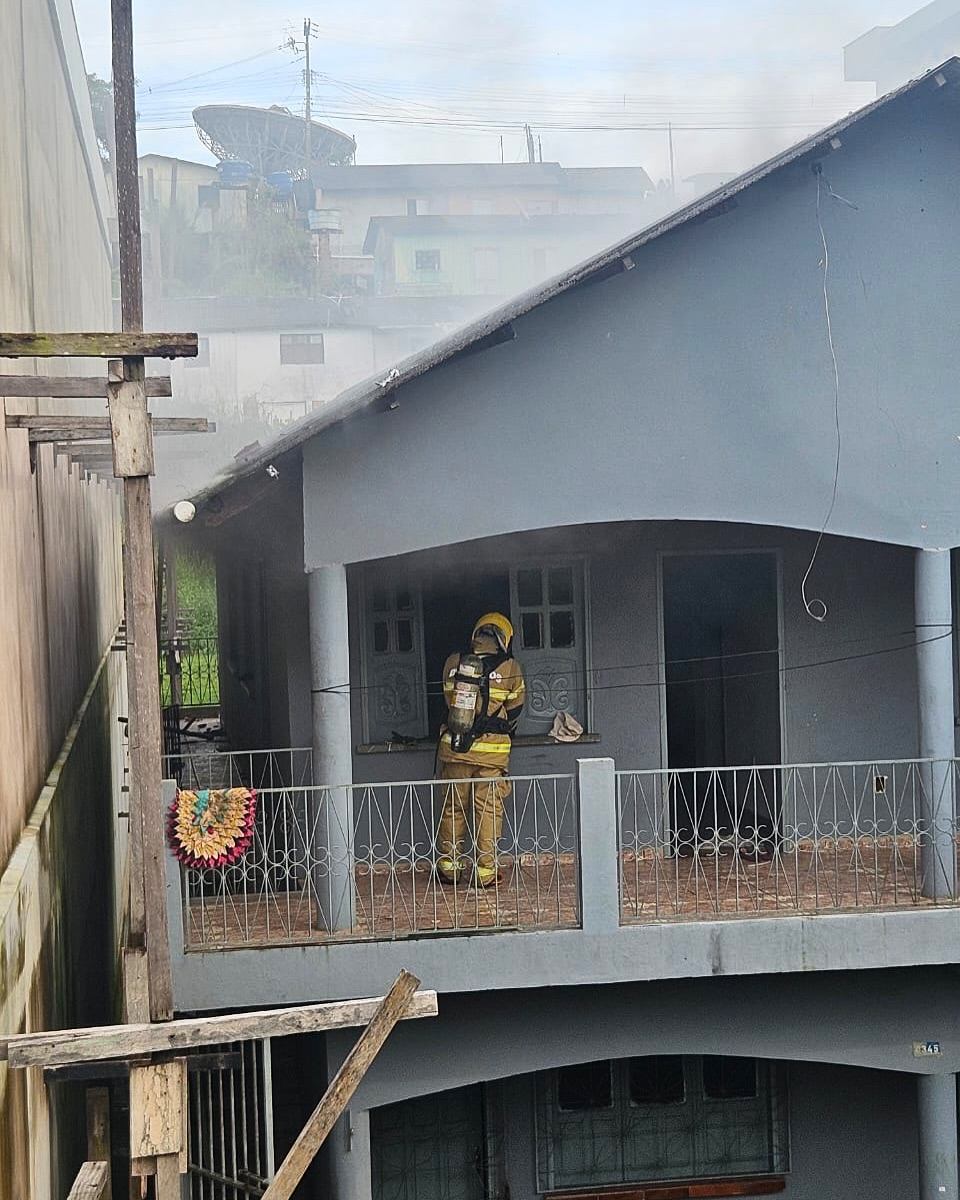 Princípio de incêndio em residência é controlado pelo Corpo de Bombeiros em Cruzeiro do Sul – Cidade AC News Princípio de incêndio em residência é controlado pelo Corpo de Bombeiros em Cruzeiro do Sul | Cidade AC News – Notícias do Acre