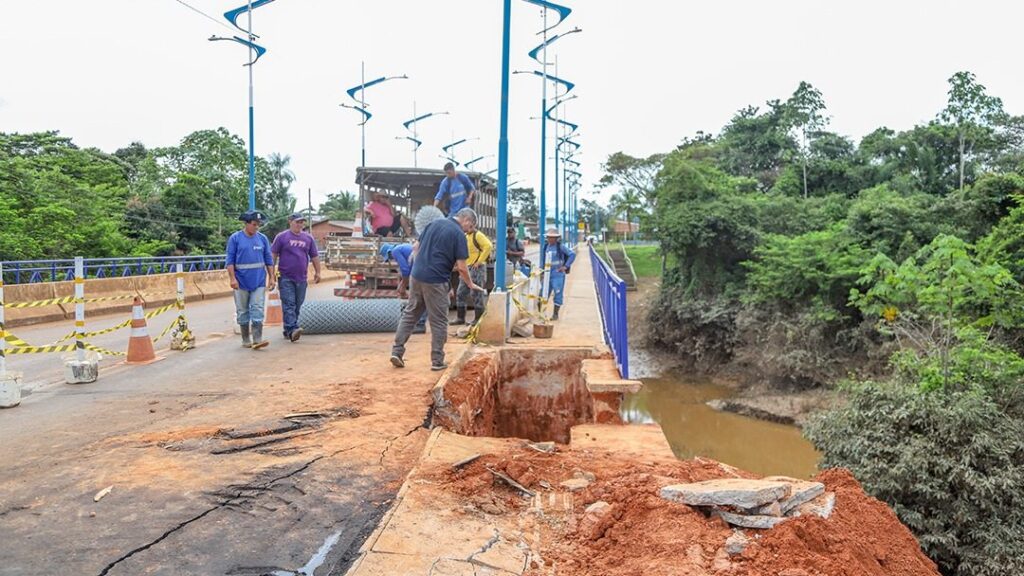 engenheiros-explicam-problema-na-ponte-do-igarape-judia-e-garantem-solucao-segura