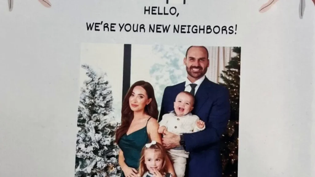 esposa-de-eduardo-bolsonaro-apresenta-familia-a-“novos-vizinhos”-nos-eua