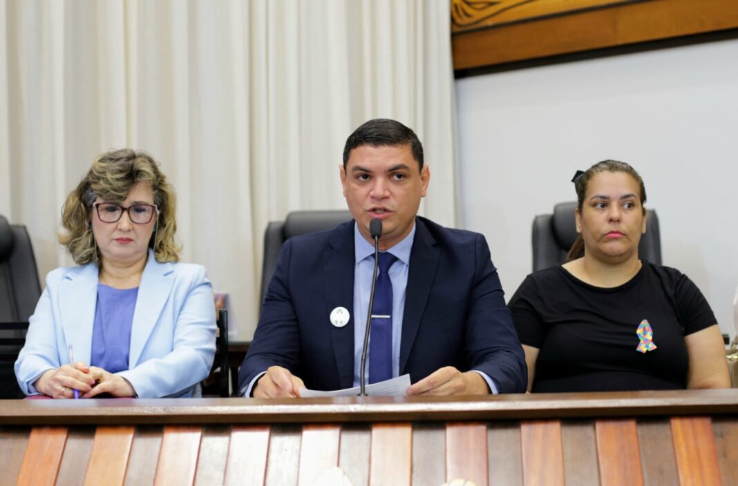 aleac-realiza-sessao-solene-em-alusao-ao-dia-mundial-de-conscientizacao-do-autismo