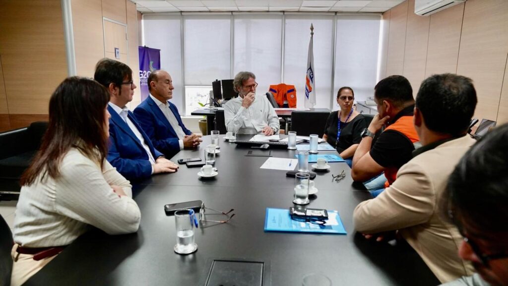 prefeitura-e-defesa-civil-buscam-solucoes-para-abastecimento-de-agua-em-rio-branco