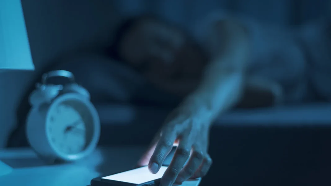 apple-alerta-para-nao-dormir-perto-do-celular-durante-carregamento