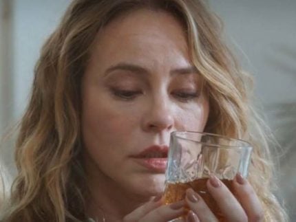 no-papel-de-heleninha,-paolla-oliveira-da-pausa-em-publicidades-de-bebidas-alcoolicas