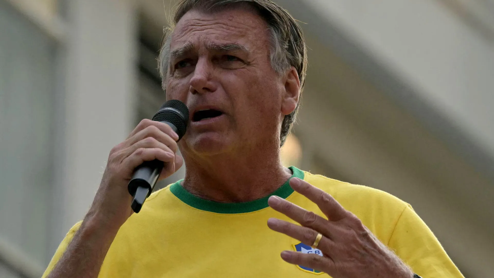 em-baixa,-ato-com-bolsonaro-na-paulista-atrai-55-mil,-projeta-datafolha