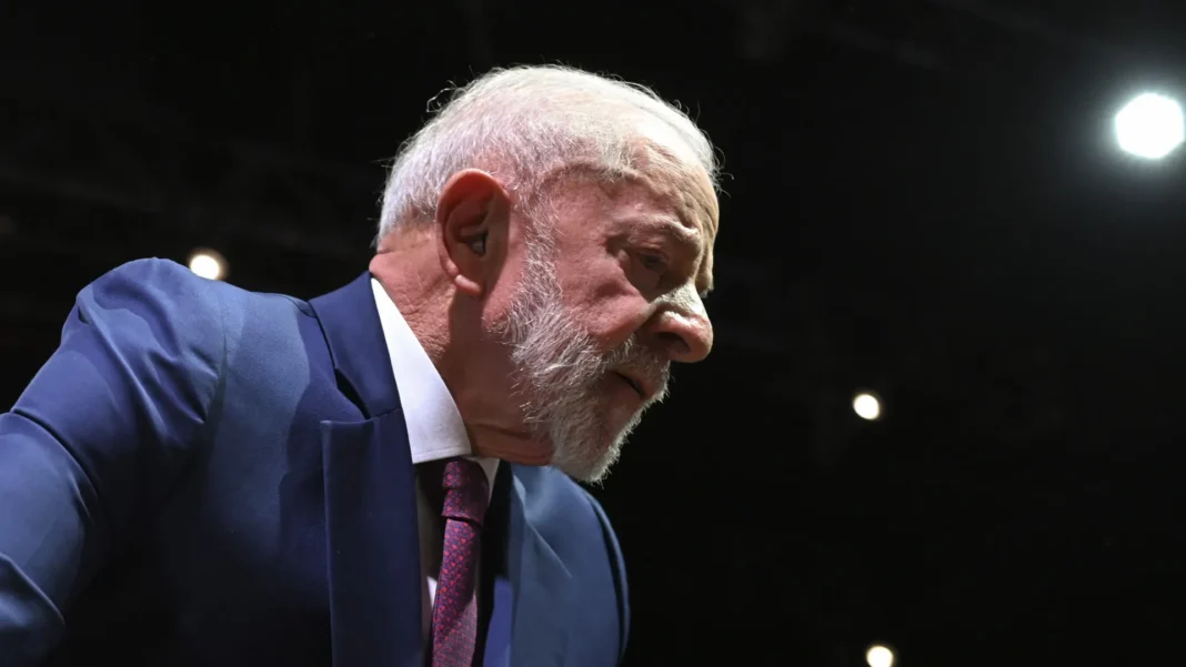 lula-aparece-com-curativo-na-testa-apos-procedimento-para-retirar-pinta