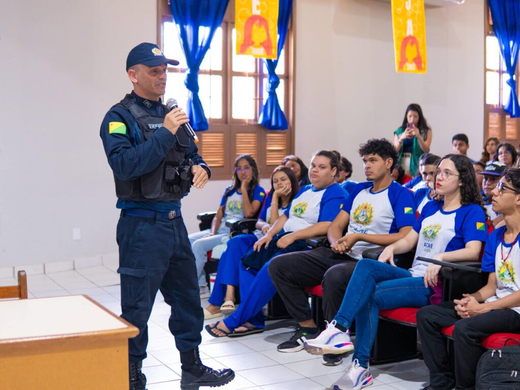 cia-de-policiamento-escolar-inicia-atividades-em-escola-da-rede-publica