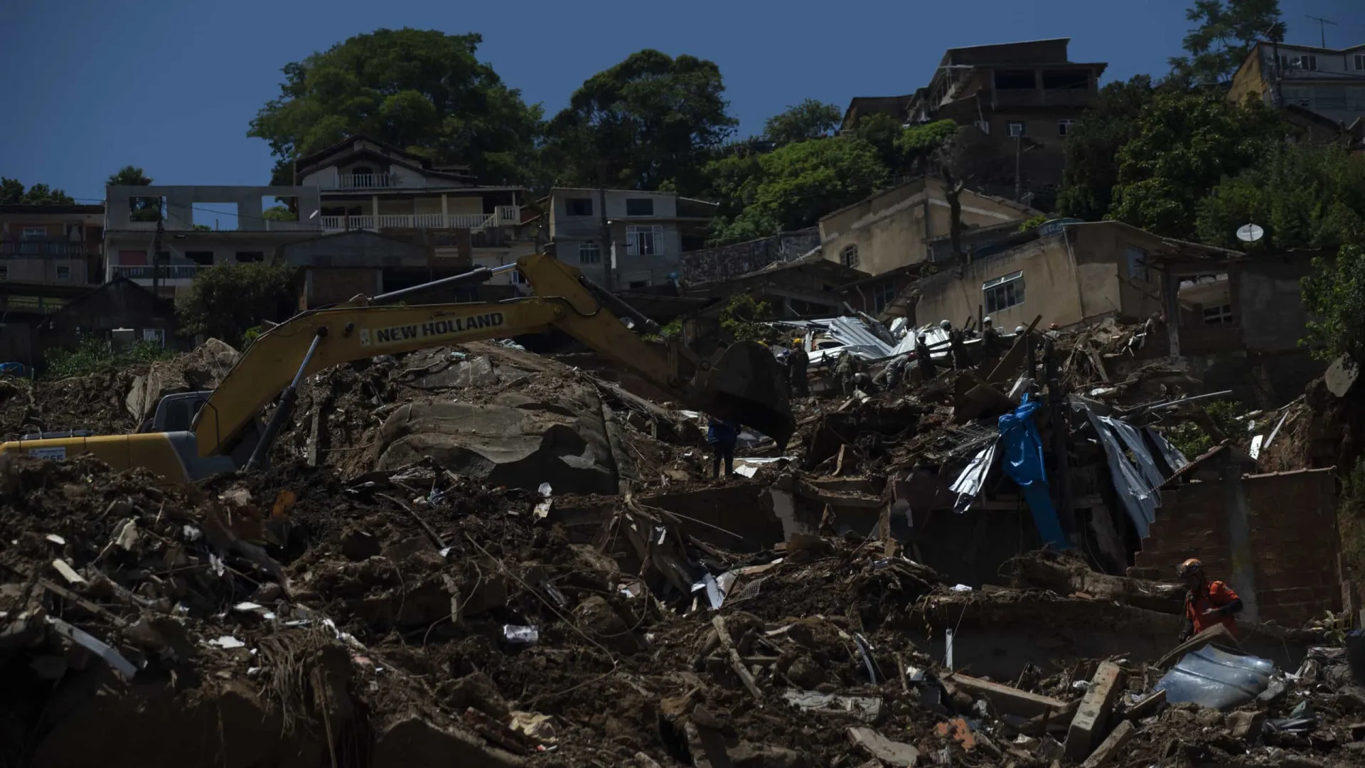 prefeito-de-angra-dos-reis-pede-apoio-federal-para-construir-abrigos