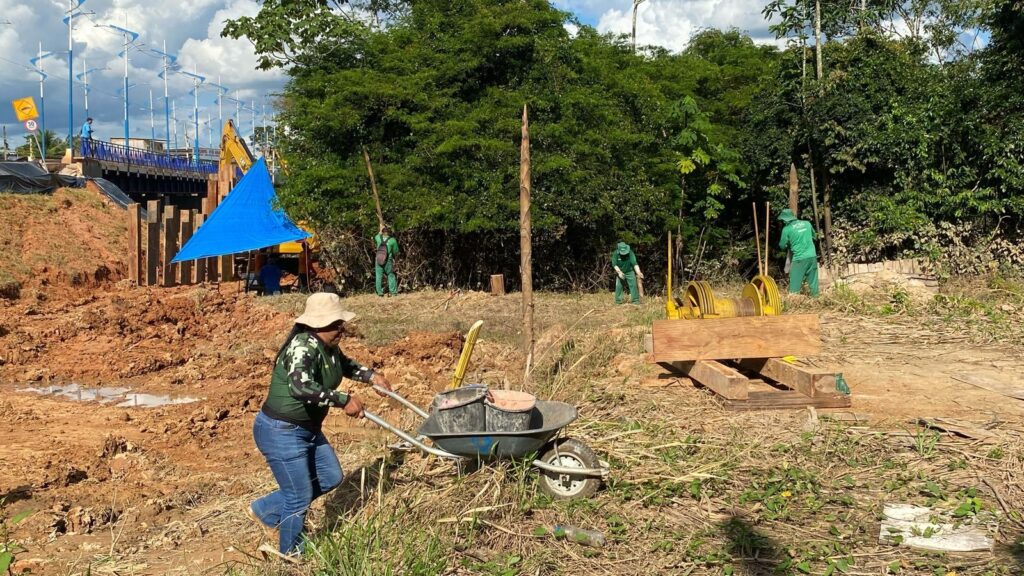 prefeitura-de-rio-branco-realiza-plantio-de-bambu-na-cabeceira-da-ponte-do-judia
