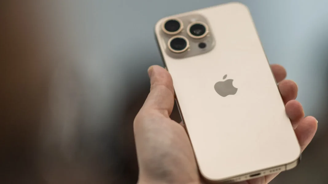 trump-quer-que-iphones-sejam-produzidos-nos-eua;-apple-mira-o-brasil