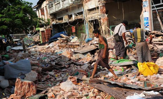 colapso-de-servicos-e-chuvas-ameacam-sobreviventes-do-terremoto-em-mianmar