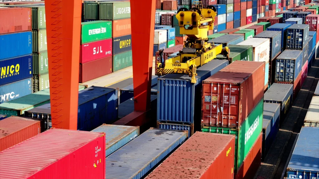 china-aposta-que-tem-mais-folego-para-guerra-tarifaria-do-que-trump,-diz-pesquisador