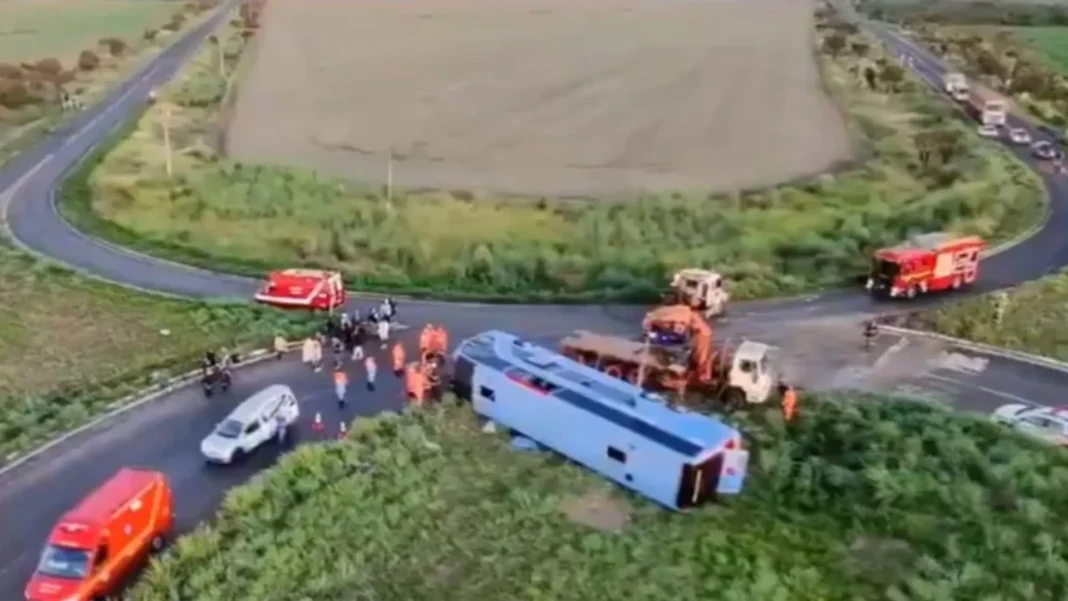 motorista-diz-ter-visto-‘vulto’-antes-de-acidente-com-onibus-em-que-11-morreram
