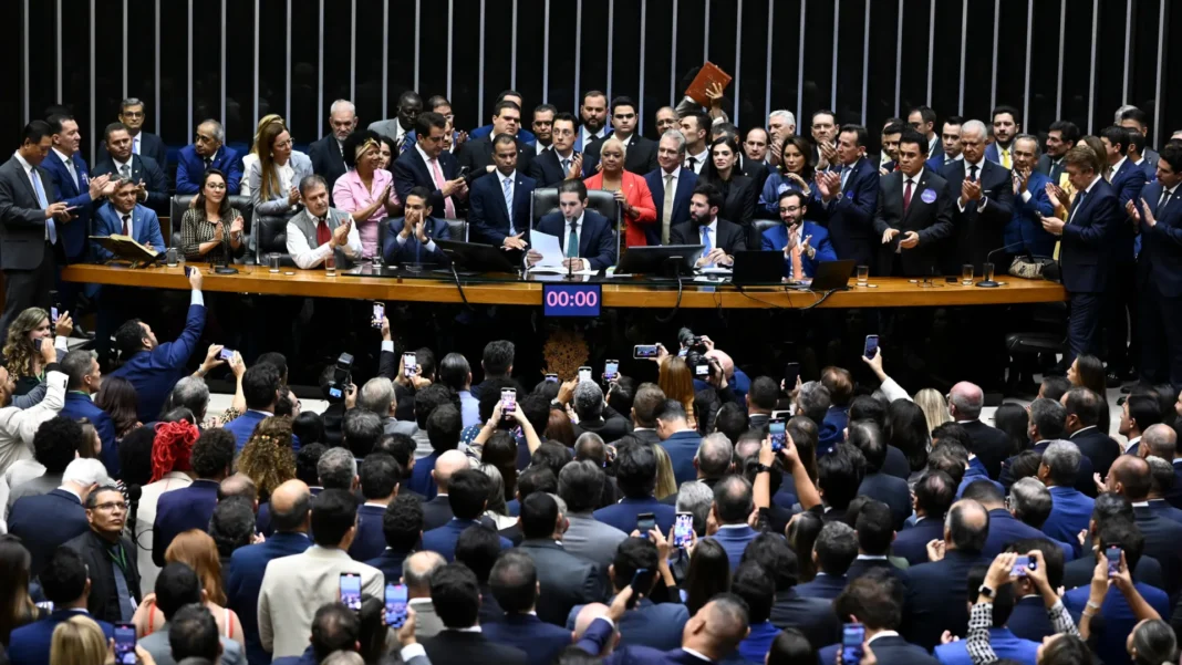 lideres-na-camara-nao-veem-clima-para-anistia-mesmo-com-pressao-sobre-motta