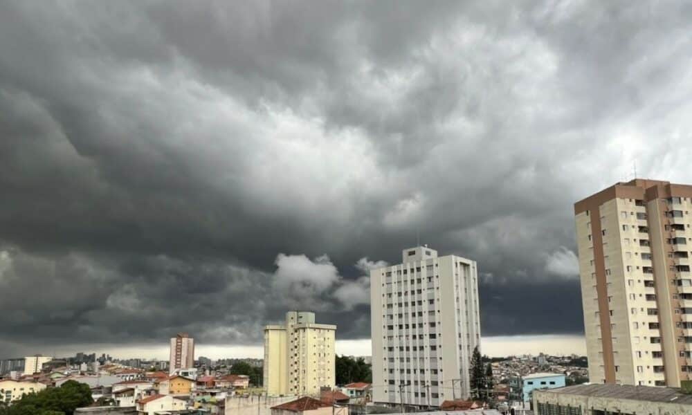 chuvas-intensas-ameacam-sudeste:-petropolis,-juiz-de-fora-e-sp-em-alerta-para-inundacoes
