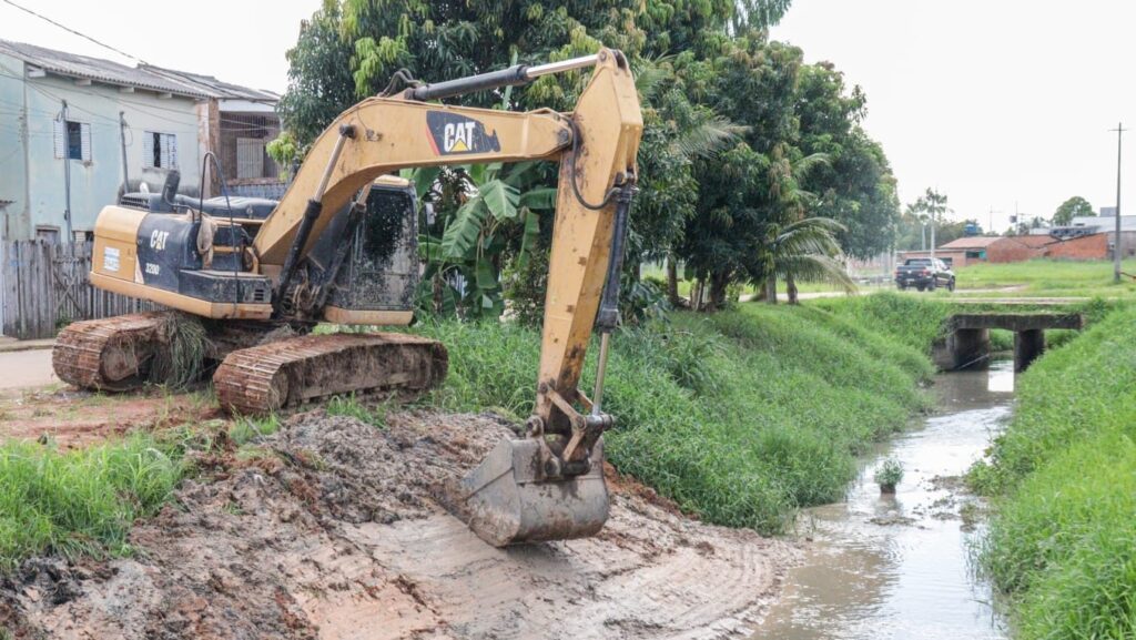 prefeitura-realiza-mutirao-de-limpeza-no-bairro-bonsucesso