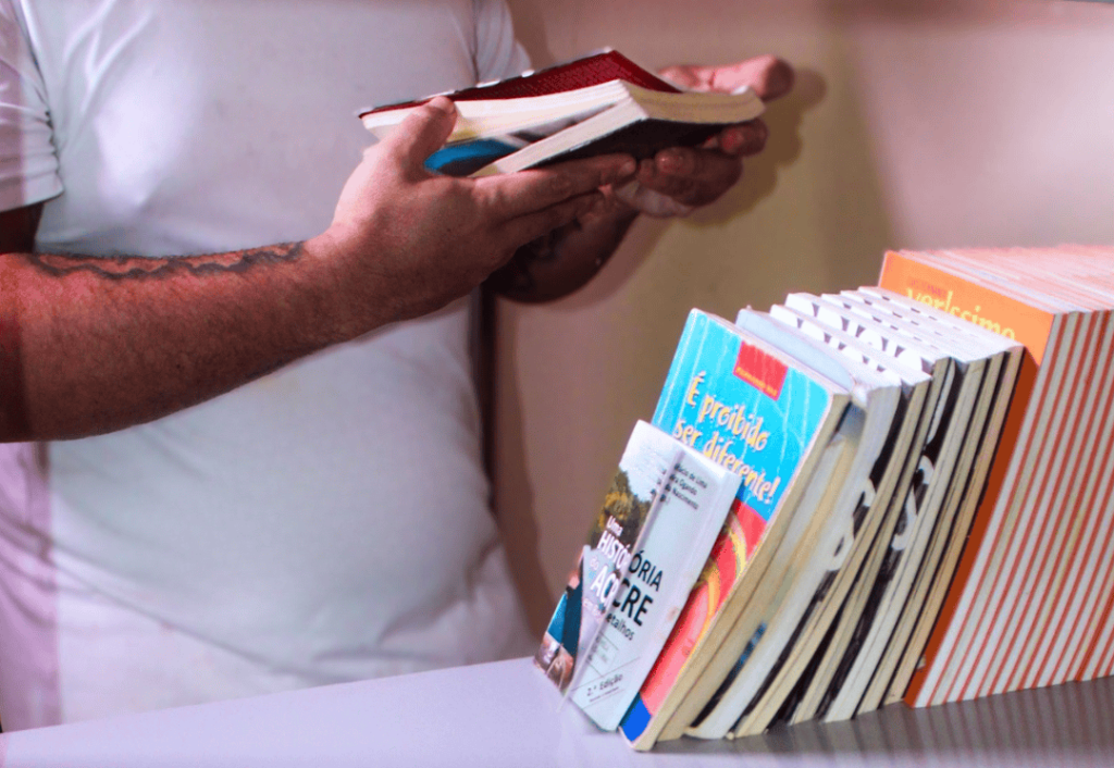 iapen-regulamenta-doacao-de-livros-para-detentos-do-regime-fechado