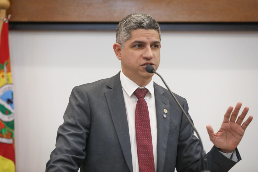 calegario-propoe-criacao-de-frente-parlamentar-para-combate-a-crimes-virtuais