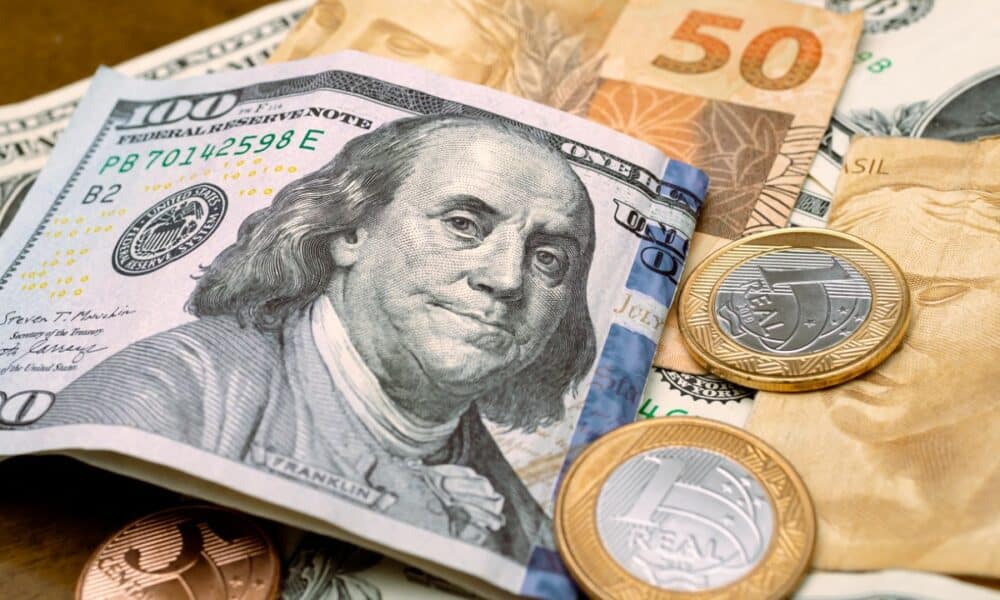 dolar-dispara-com-tarifas-de-trump-e-real-cai-5,10%:-impactos-e-previsoes-no-brasil