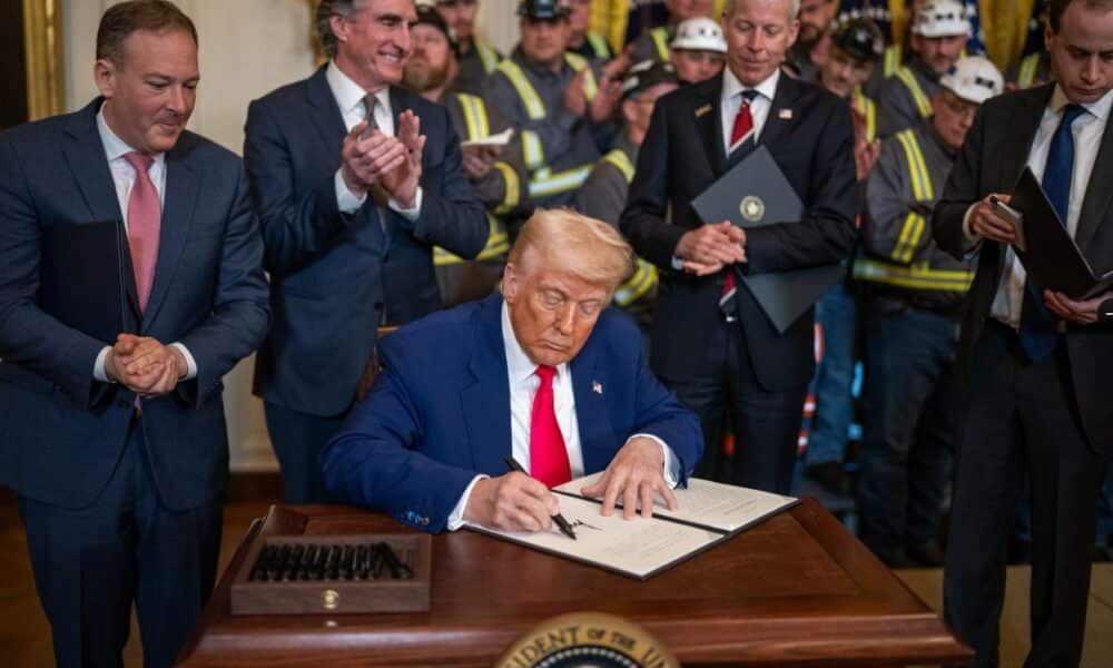 trump-eleva-tarifas-contra-china-a-125%-e-corta-taxas-para-outros-paises-em-pausa-de-90-dias