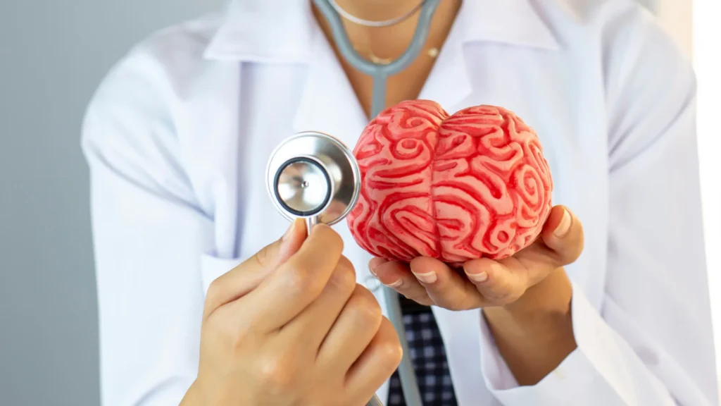 neurologista-revela-o-alimento-que-consome-todo-dia-pelo-cerebro