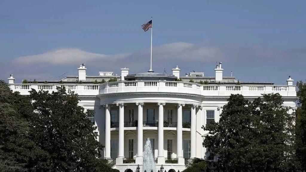 conselheiro-da-casa-branca-prega-pressao-sobre-parceiros-comerciais-‘para-ter-opcoes-na-mesa’