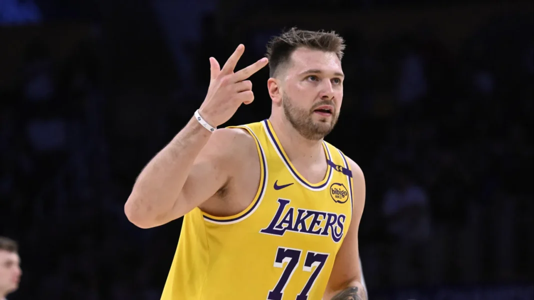 ja-classificado-aos-playoffs,-lakers-recebem-o-rockets;-veja-destaques-da-tv
