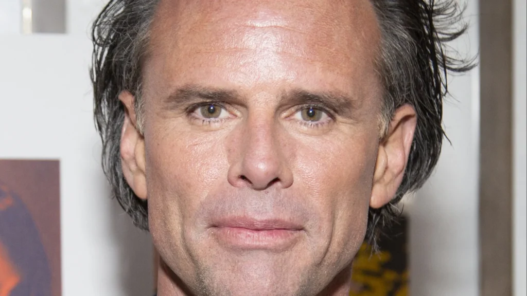 ator-de-‘the-white-lotus’-conta-que-gravacoes-relembraram-morte-da-esposa