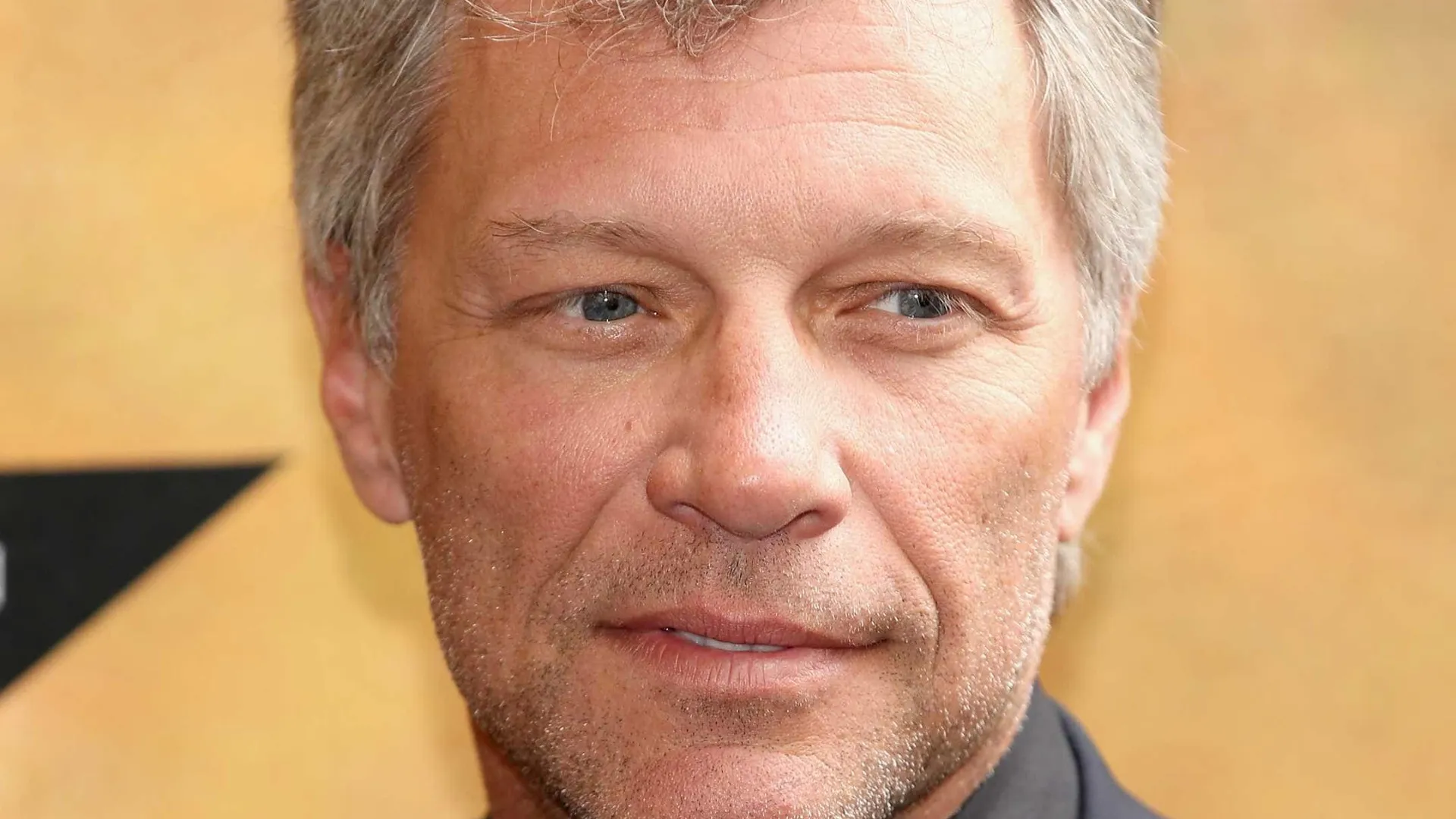 prefeito-de-cidade-em-nova-jersey-critica-jon-bon-jovi-por-doacao-de-comida-a-moradores-de-rua