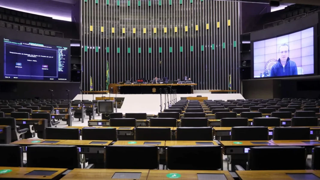 uniao-brasil-e-podemos-disputam-vaga-na-mesa-da-camara,-em-impasse-para-hugo-motta