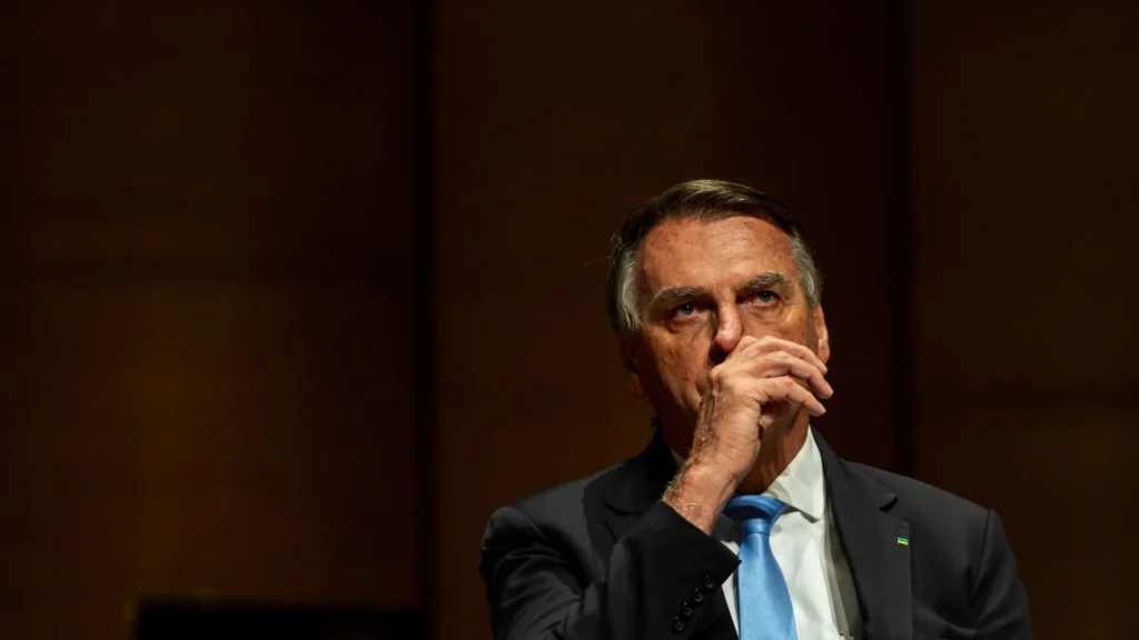 bolsonaro-diz-acordar-todos-os-dias-com-‘sensacao-de-ter-pf-na-porta’