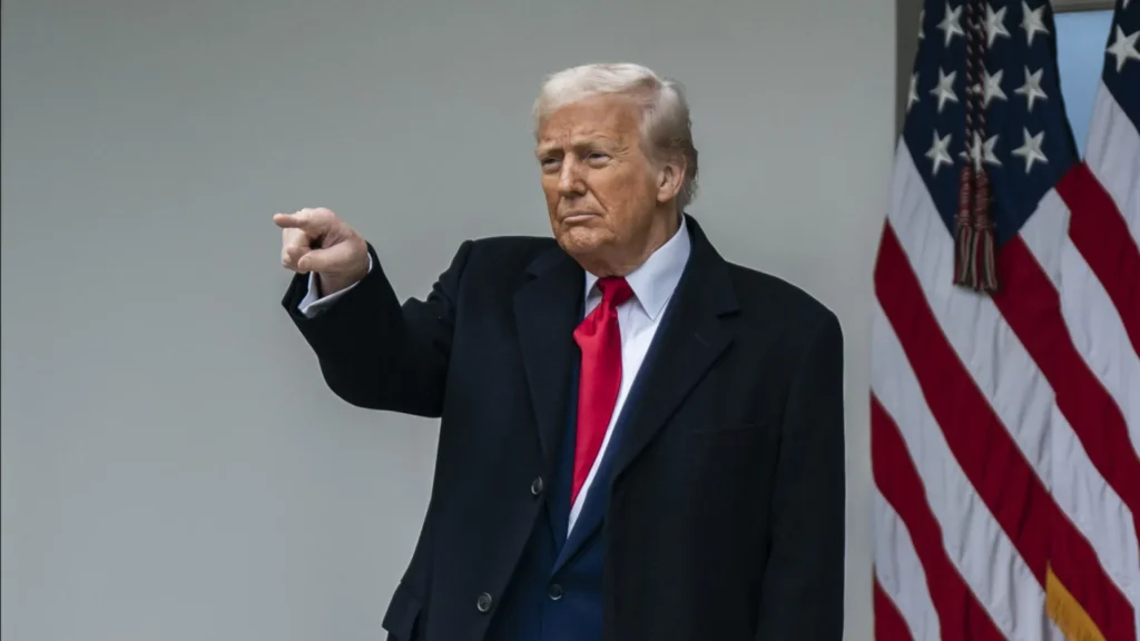 trump-recua-e-pausa-tarifas;-para-china-taxa-sobe-para-125%