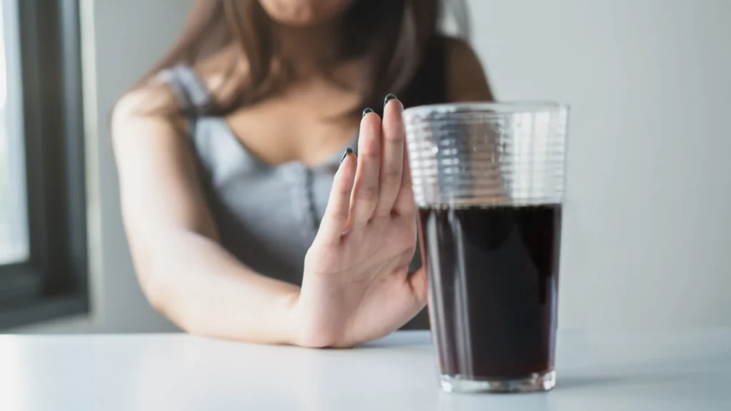 tres-bebidas-que-aceleram-o-envelhecimento-da-pele;-veja-quais-sao