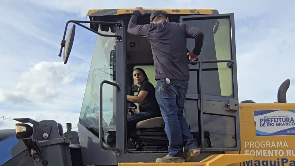 prefeitura-de-rio-branco-promove-curso-de-operador-de-maquinas-pesadas
